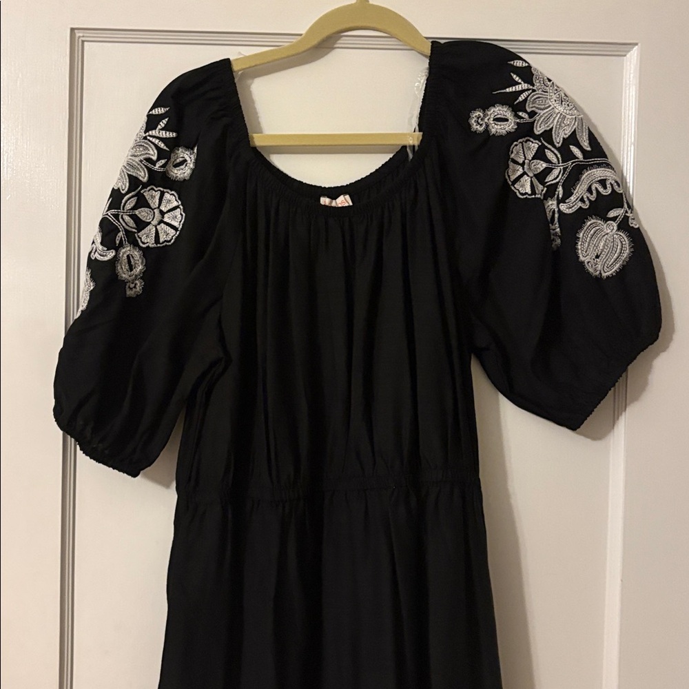 Knox Rose Black Dress with White Embroidery